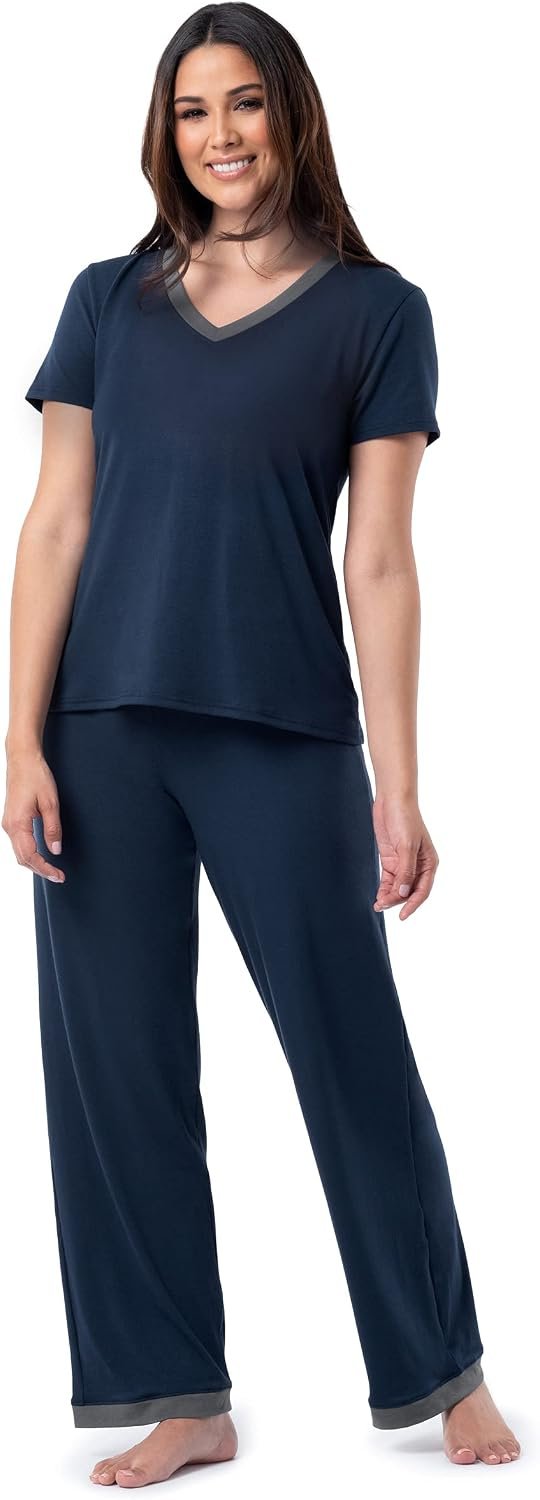 Fruit of the Loom womens Short Sleeve Tee and Pant 2 Piece Sleep Set