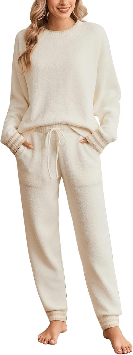 Snuggle Sac Ultrasoft Women’s Pajama Set, Cozy Warm Fleece Loungewear Long Sleeve 2-Piece PJs for Chilly Days & Nights