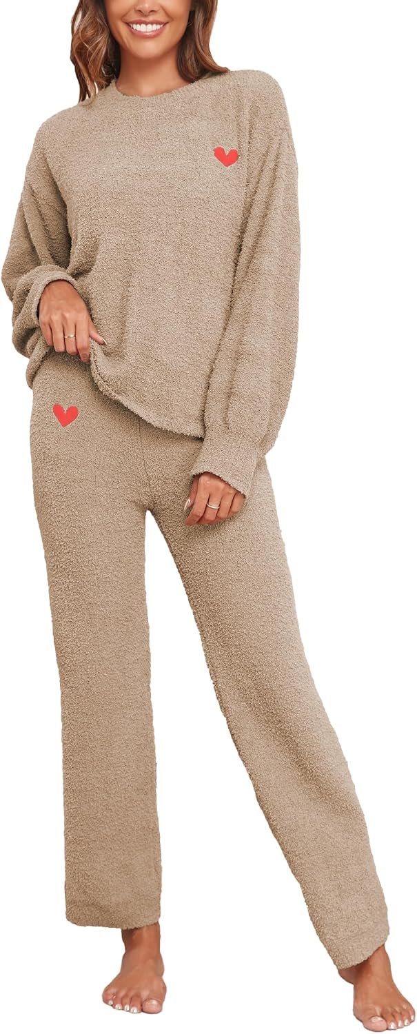 Famulily Womens Cozy Warm Fuzzy Fleece Pjs Sets Cute Heart Embroidery 2 Piece Pajamas Top and Pants Matching Sets